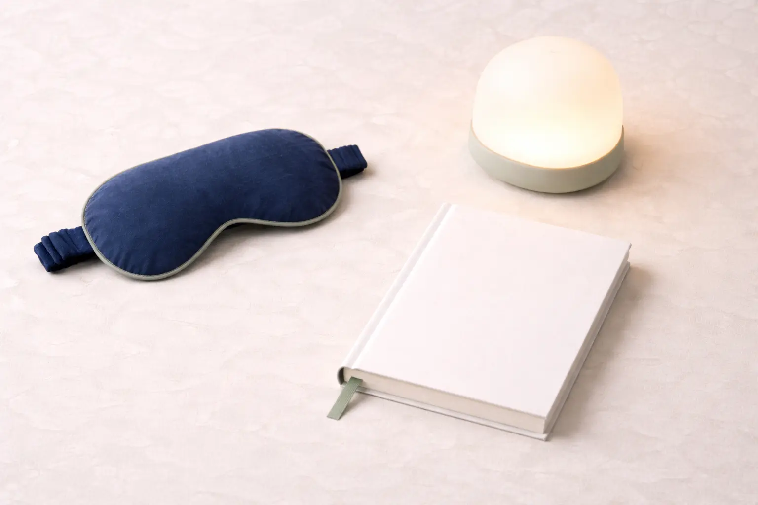 Ambiance calme illustrant le sommeil et la récupération pour l’énergie et la longévité